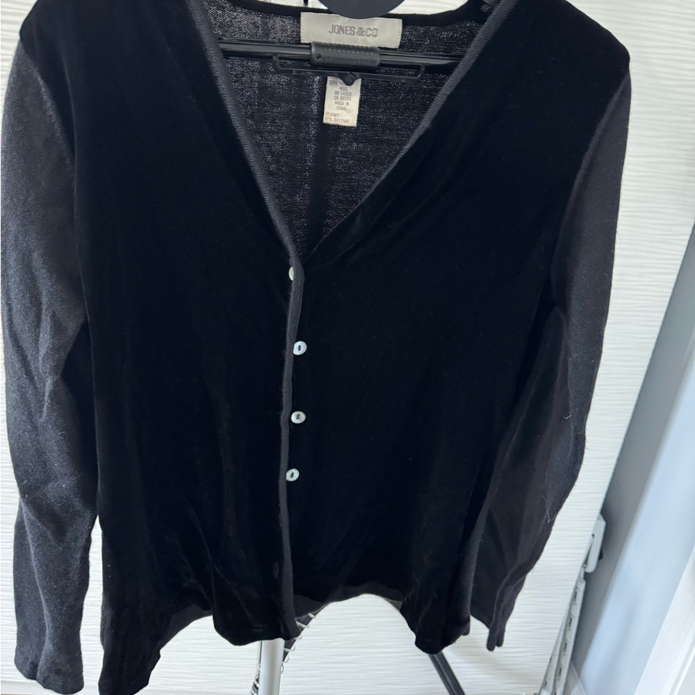 Jones New York Women's Classic Black Cardigan